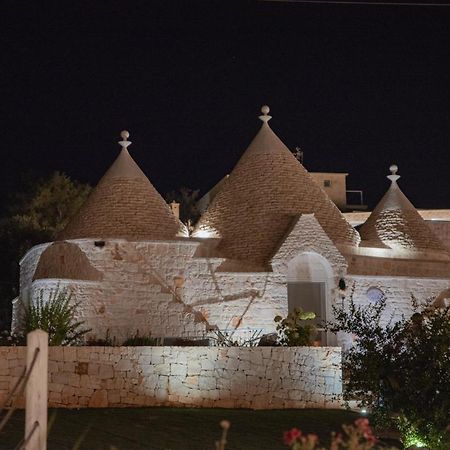 Relais Il Trullo Della Rupe Hotel Ostuni Bagian luar foto