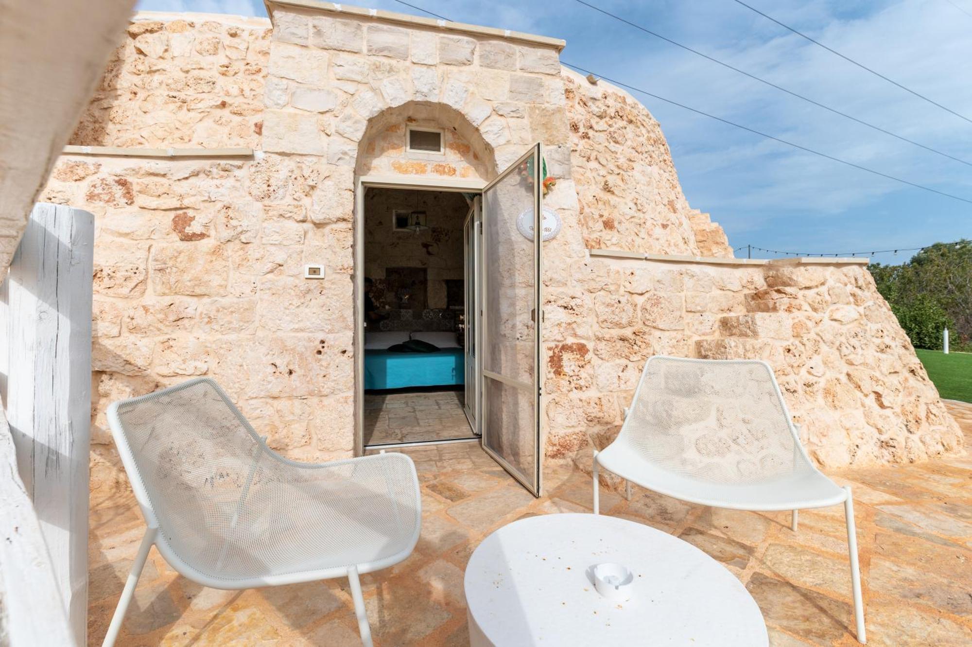 Relais Il Trullo Della Rupe Hotel Ostuni Bagian luar foto