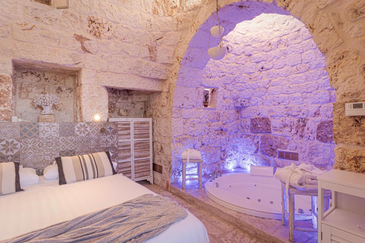 Relais Il Trullo Della Rupe Hotel Ostuni Bagian luar foto
